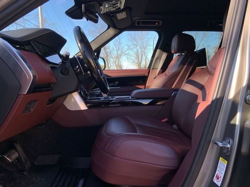 Certified 2023 Land Rover Range Rover SE image 11