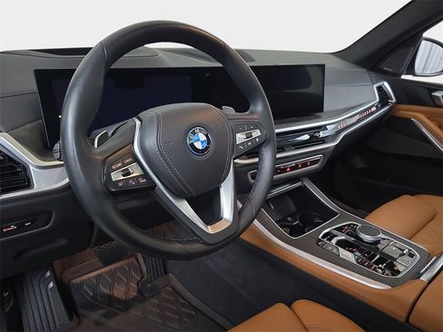 Used 2024 BMW X5 xDrive50e w/ Premium Package image 19
