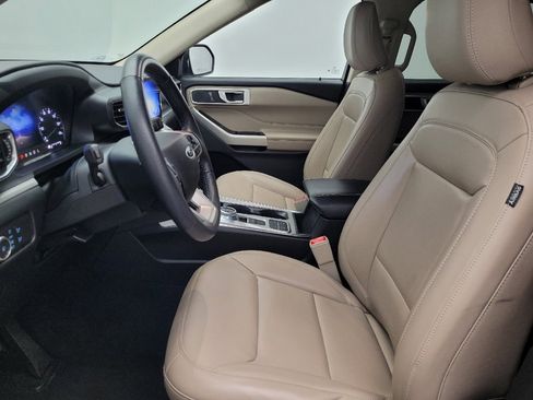 Used 2021 Ford Explorer XLT w/ Equipment Group 202A image 17