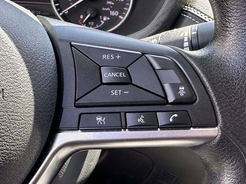 Used 2025 Nissan Sentra SV FWD image 21