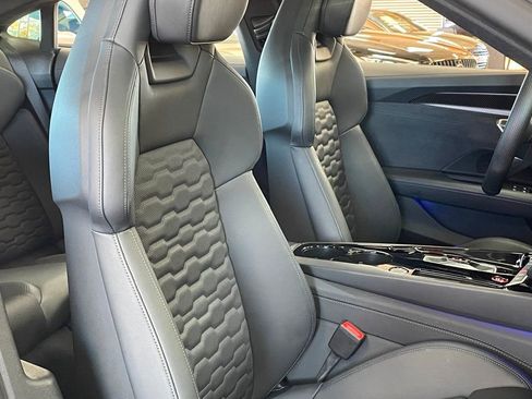 Used 2022 Audi e-tron GT Prestige w/ Prestige Package image 29