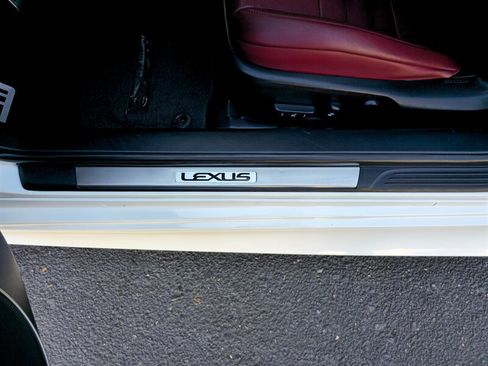 Used 2016 Lexus RC 200t RWD image 14
