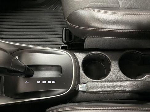 Used 2019 Chevrolet Trax LT w/ LT Convenience Package FWD image 12