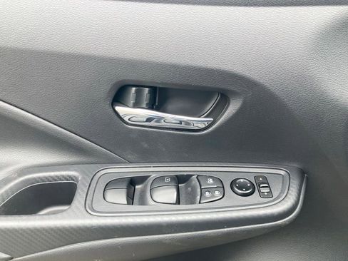 Used 2025 Nissan Versa SV FWD image 12