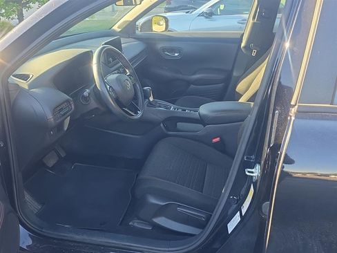 Used 2024 Honda HR-V Sport image 3