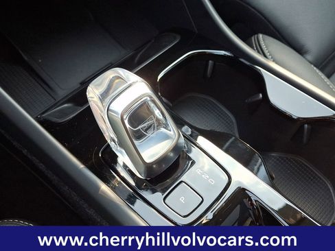 Certified 2025 Volvo XC40 B5 Ultra w/ Climate Package image 16