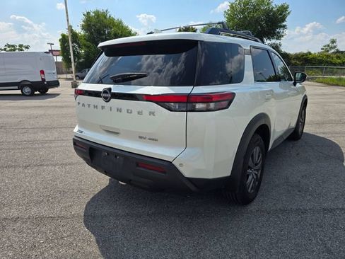 Used 2022 Nissan Pathfinder SV AWD/4WD image 4