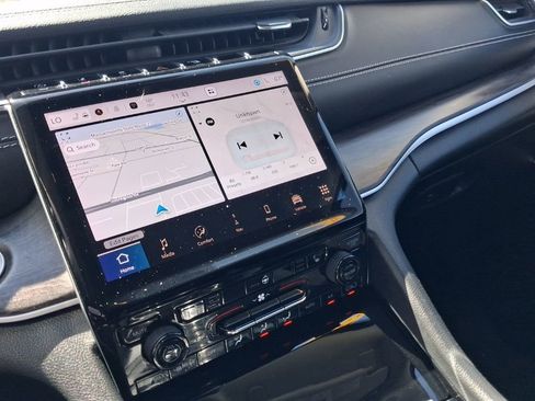 Certified 2023 Jeep Grand Cherokee Limited w/ Black Appearance Package AWD/4WD image 21