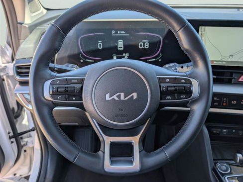 Used 2024 Kia Sportage EX image 11