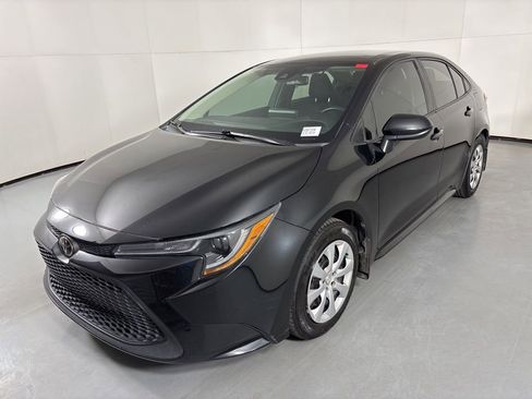 Used 2022 Toyota Corolla LE FWD image 4