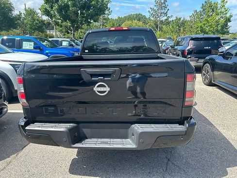 Used 2025 Nissan Frontier SV RWD image 6