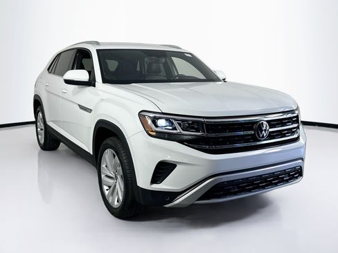 Used 2023 Volkswagen Atlas Cross Sport SE FWD image 3