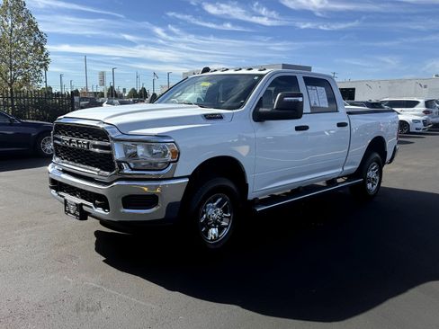 Used 2024 RAM 2500 Tradesman w/ Chrome Appearance Group image 3