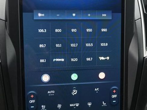Used 2024 Ford Edge SEL w/ Convenience Package AWD/4WD image 11