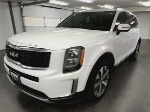 Used 2022 Kia Telluride EX w/ EX Premium Package image 4