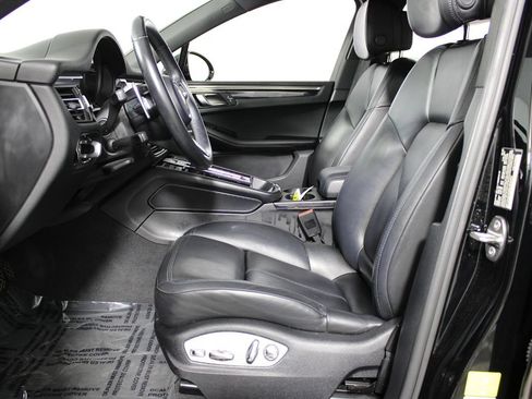 Used 2022 Porsche Macan AWD/4WD image 11