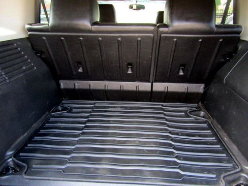 Used 2008 HUMMER H3 Luxury image 11