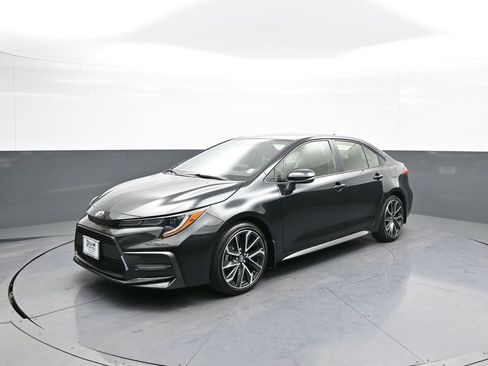 Certified 2022 Toyota Corolla SE image 1