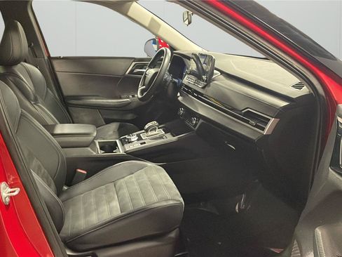 Used 2024 Mitsubishi Outlander SE AWD/4WD image 14