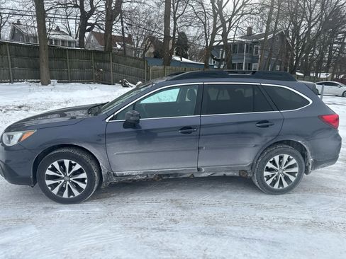 Used 2016 Subaru Outback 2.5i Limited image 2