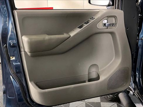 Used 2013 Nissan Frontier SV w/ SV Value Truck Pkg image 18