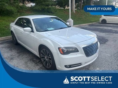 Used 2013 Chrysler 300 S RWD image 1