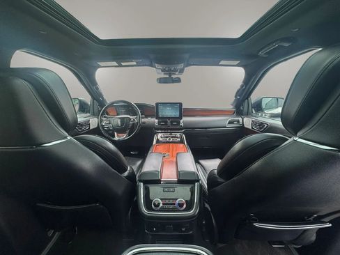 Used 2018 Lincoln Navigator Reserve w/ Technology Package AWD/4WD image 16