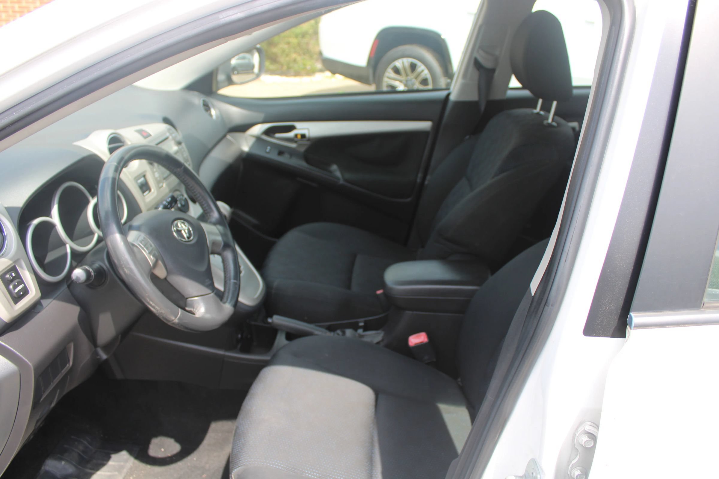 Used 2009 Toyota Matrix S FWD image 11