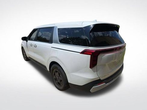 Certified 2026 Kia Carnival FWD image 2