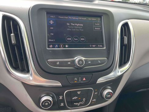 Used 2022 Chevrolet Equinox LS w/ LS Convenience Package FWD image 16