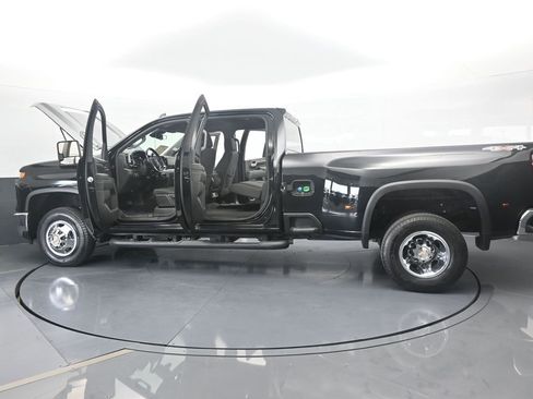 Used 2024 Chevrolet Silverado 3500 LT image 78
