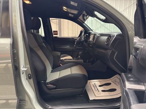 Used 2023 Toyota Tacoma TRD Sport AWD/4WD image 24