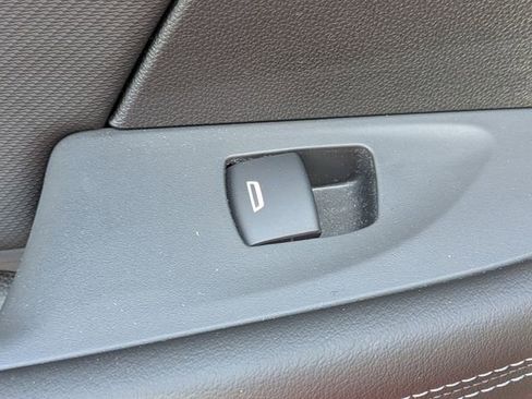 Used 2025 Buick Envision Preferred AWD/4WD image 29