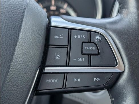 Used 2021 Toyota Highlander Limited image 21