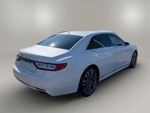 Used 2017 Lincoln Continental Select w/ Climate Package AWD/4WD image 8