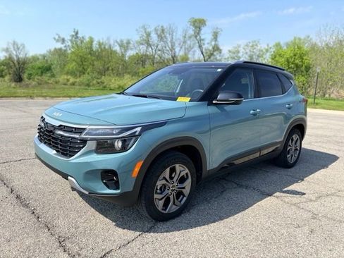 Used 2024 Kia Seltos S AWD/4WD image 1