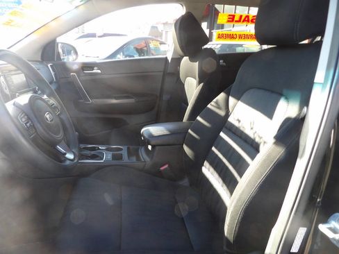 Used 2017 Kia Sportage LX image 8