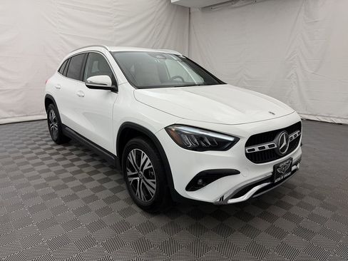 Used 2025 Mercedes-Benz GLA 250 4MATIC image 2