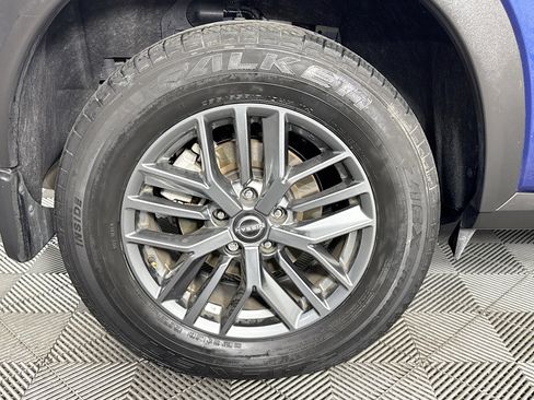 Used 2023 Nissan Rogue S FWD image 40