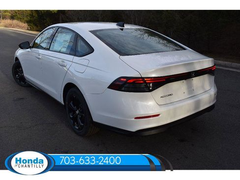 New 2025 Honda Accord SE image 5