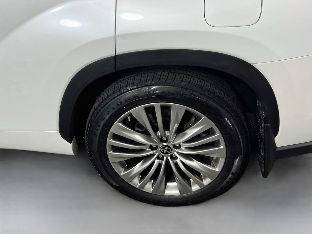 Used 2023 Toyota Highlander Platinum AWD/4WD image 33