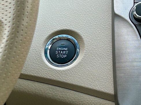 Used 2012 Toyota Avalon Limited image 24