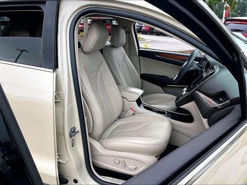 Used 2018 Lincoln MKC Select w/ Select Plus Package FWD image 26