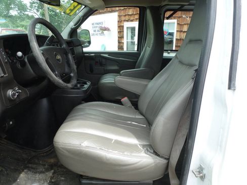 Used 2013 Chevrolet Express 2500 RWD image 19