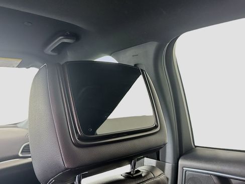 Used 2021 Ford Edge ST image 25