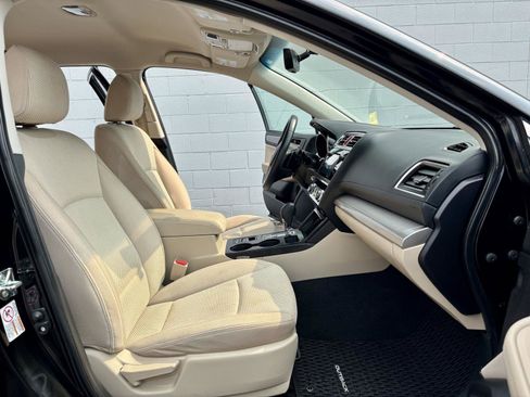 Used 2017 Subaru Outback 2.5i Premium AWD/4WD image 7