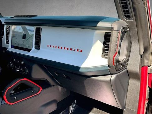 Certified 2025 Ford Bronco Heritage Edition AWD/4WD image 15