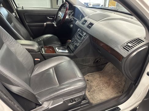Used 2014 Volvo XC90 3.2 w/ Climate Package FWD image 12