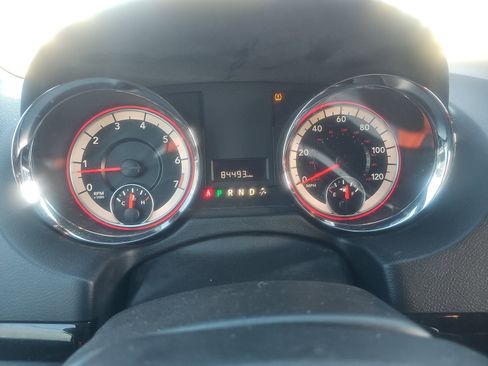 Used 2019 Dodge Grand Caravan SXT image 11