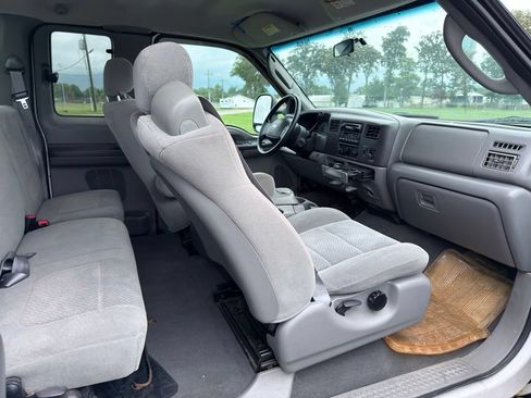 Used 2004 Ford F250 2WD SuperCab Super Duty image 28